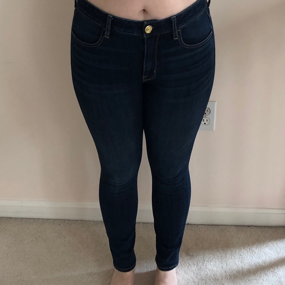Dark wash American eagle jeans